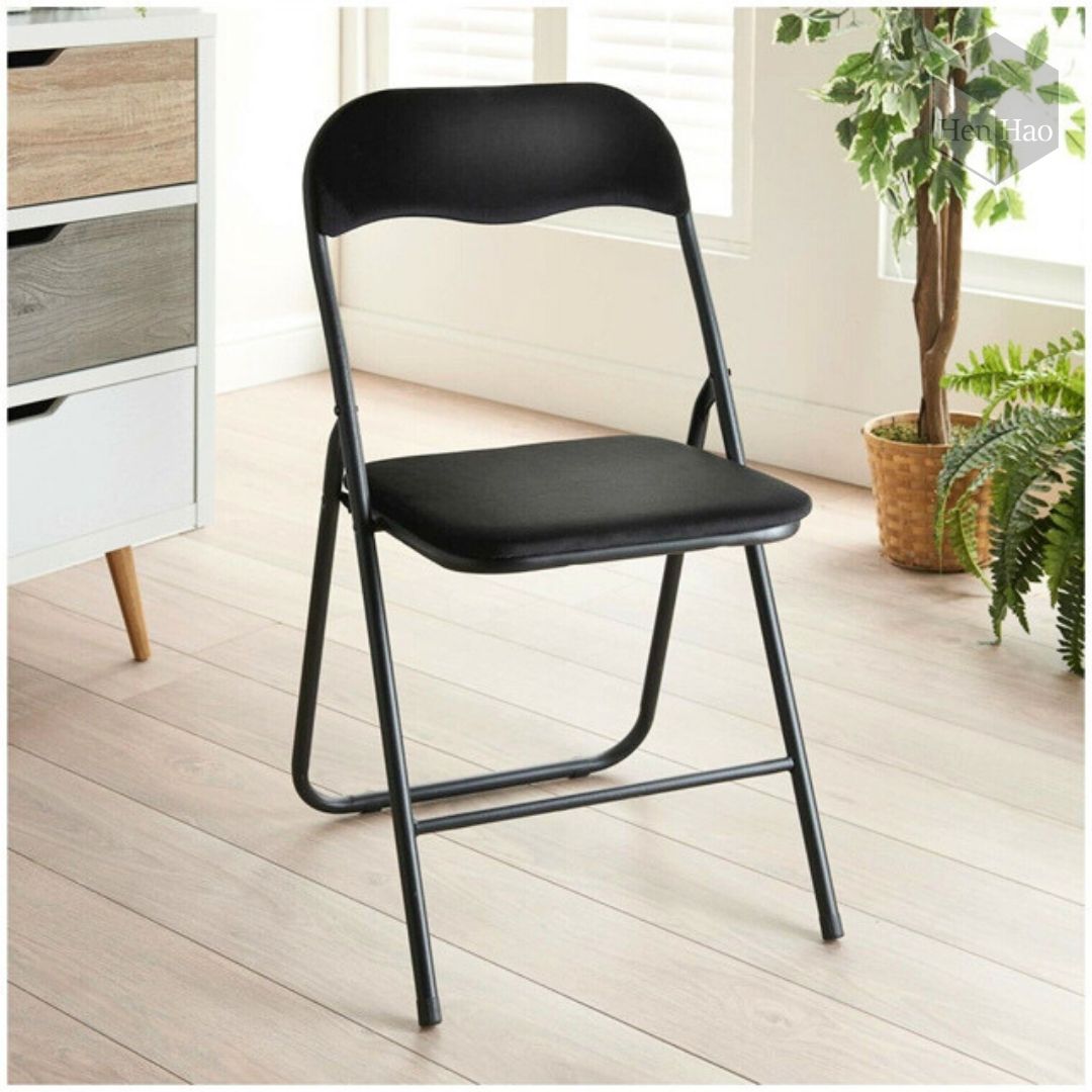 Silla plegable de PVC con estructura metálica reforzada