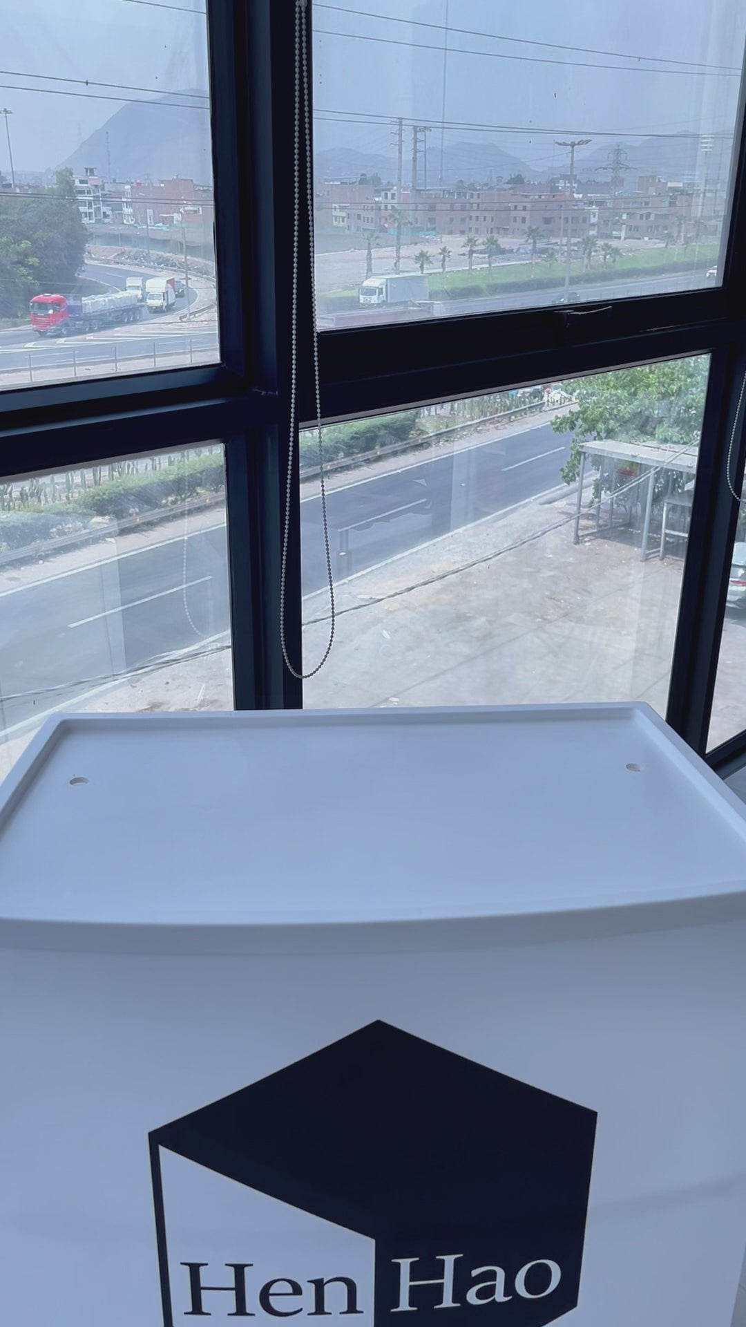 Pistola de agua eléctrica automática con luz LED y batería recargable